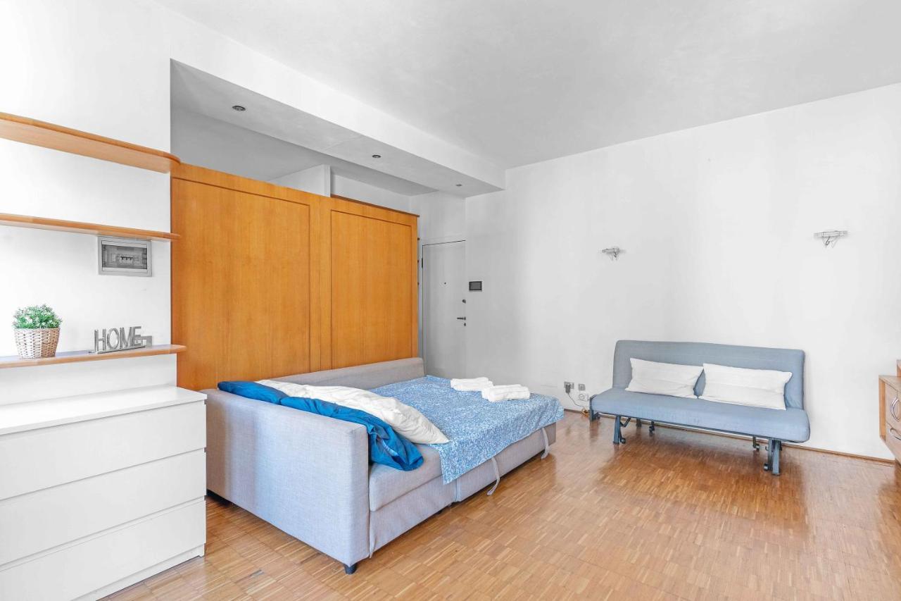 Pau10 -porta Romana - Duomo - Luxury Apartamento